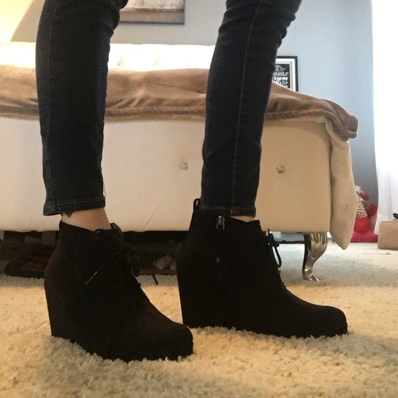 DV Shoes - Black Shoes